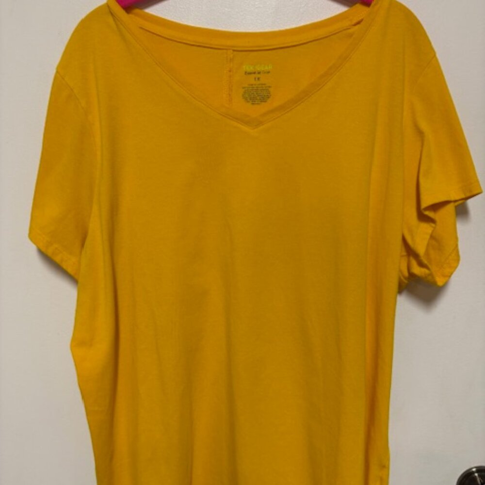 TEK GEAR ESSENTIAL GEAR WOMENS YELLOW V-NECK ASYMETRICAL TEE. SZ. 1X